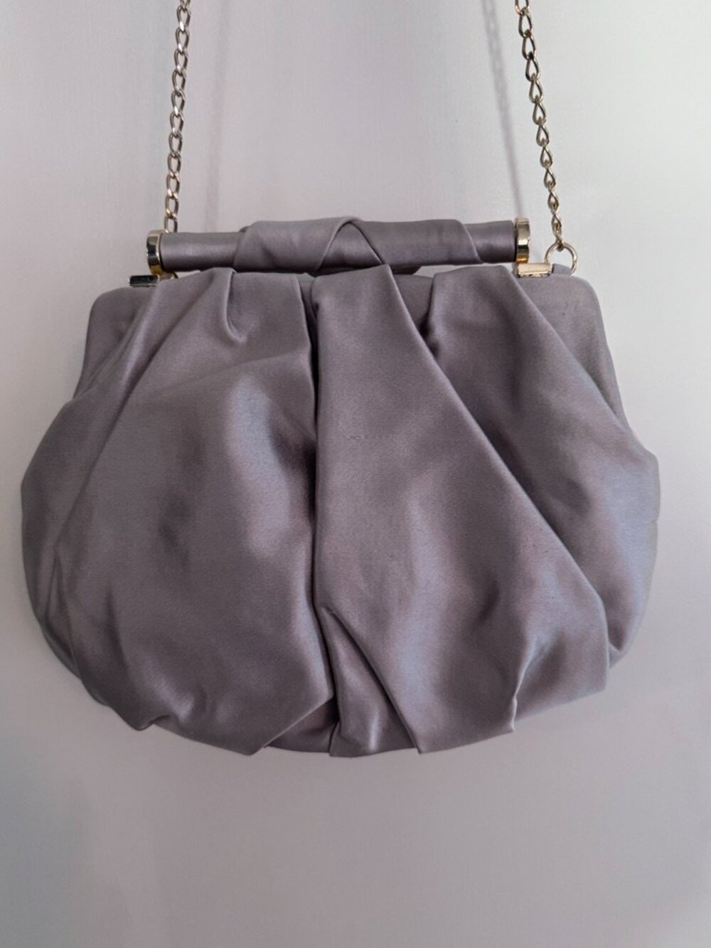 Stuart Weitzman Vintage Pleated Satin Evening Clutch w/Gold Chain, Gray/Silver - Picture 9 of 9